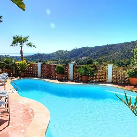 4 Bed Private Pool Bermeja