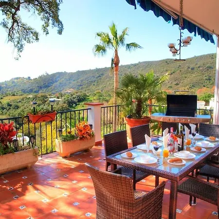 4 Bed Private Pool Bermeja Estepona