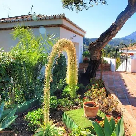 4 Bed Private Pool Bermeja Villa Estepona