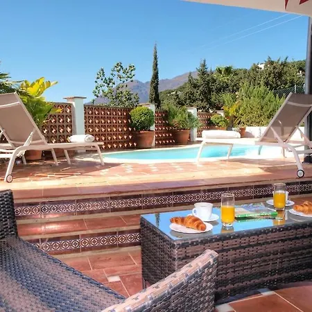 4 Bed Private Pool Bermeja * Estepona